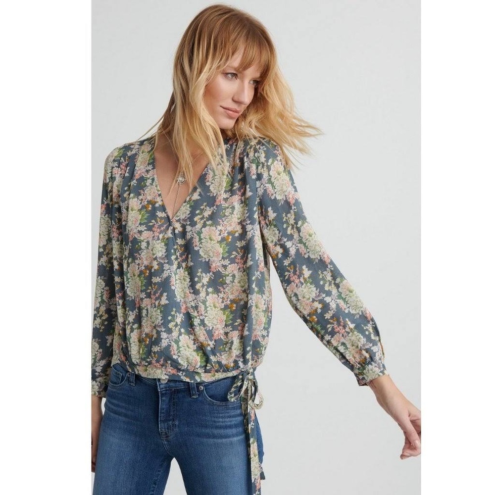 Lucky Brand Gray & Floral Cross Blouse with a Tie | Size: S/P